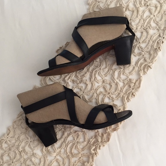 Vintage 80’s Designer Charles Jourdan leather black sandals - Picture 2 of 9